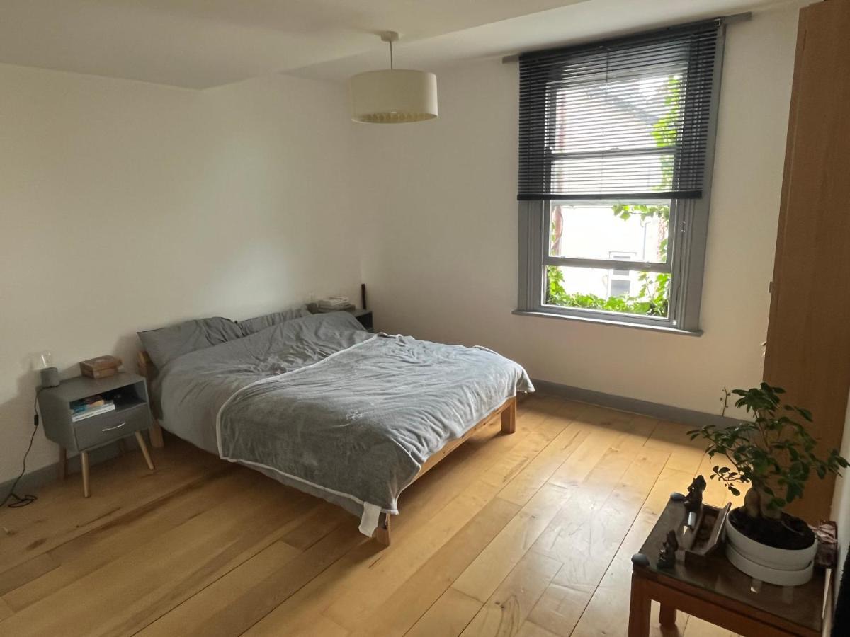 3-Bedroom Home With Free Parking In Chorlton Manchester Kültér fotó